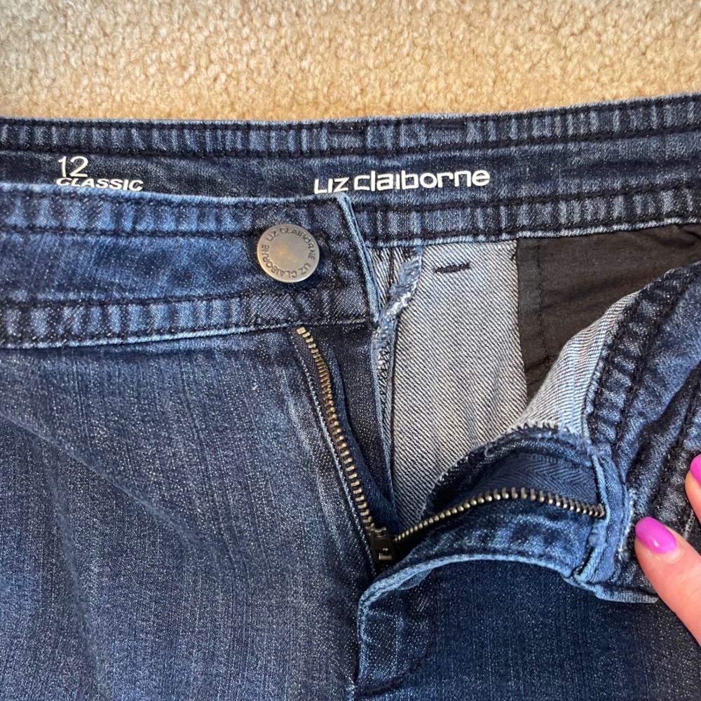 Liz Claiborne Denim Shorts Dark Wash Classic Jean Pockets Blue Size 12 Excellent - Picture 6 of 8